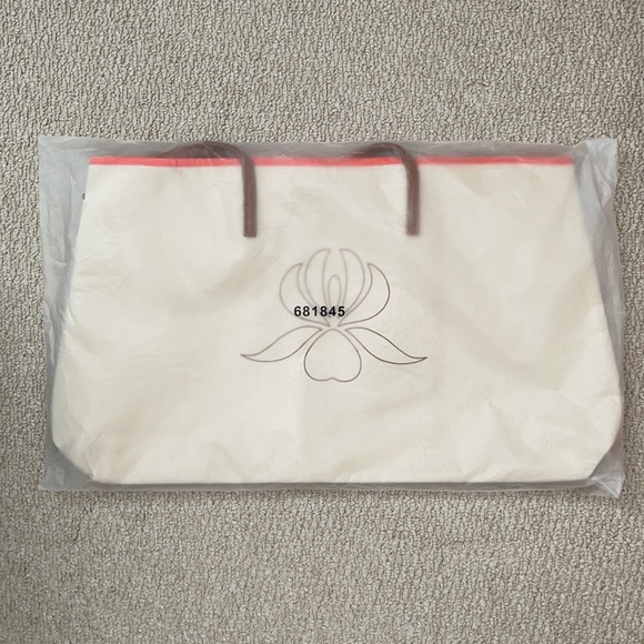 Sisley Beach Tote - Picture 4 of 4